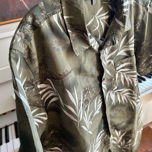 Green and White Casual Button Down Shirt with Tropical Print L - Picture 10 of 15